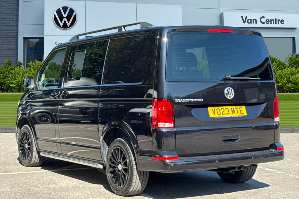 Volkswagen Transporter 2.0 Tdi 150 Highline Kombi Van Dsg VO23MTE Black #2
