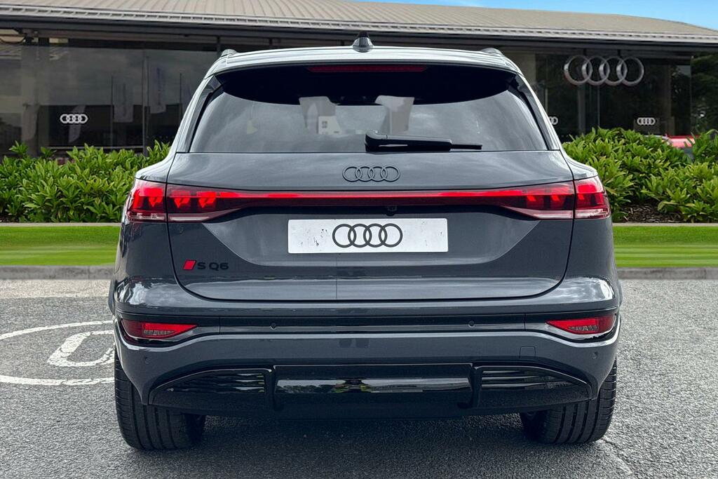 Audi SQ6 E-Tron Sq6 Suv Edition 1 E-tron 360,00 Kw PK75OYN Grey #4