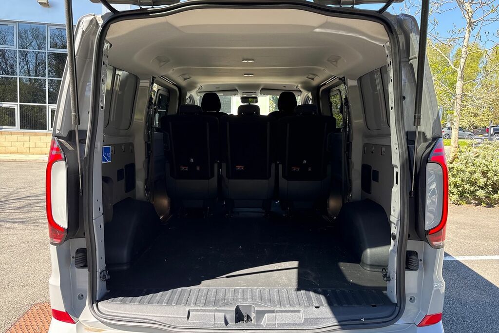 Volkswagen E-Transporter 160Kw 65Kwh Commerce Pro Kombi Van PN75NCF Grey #6