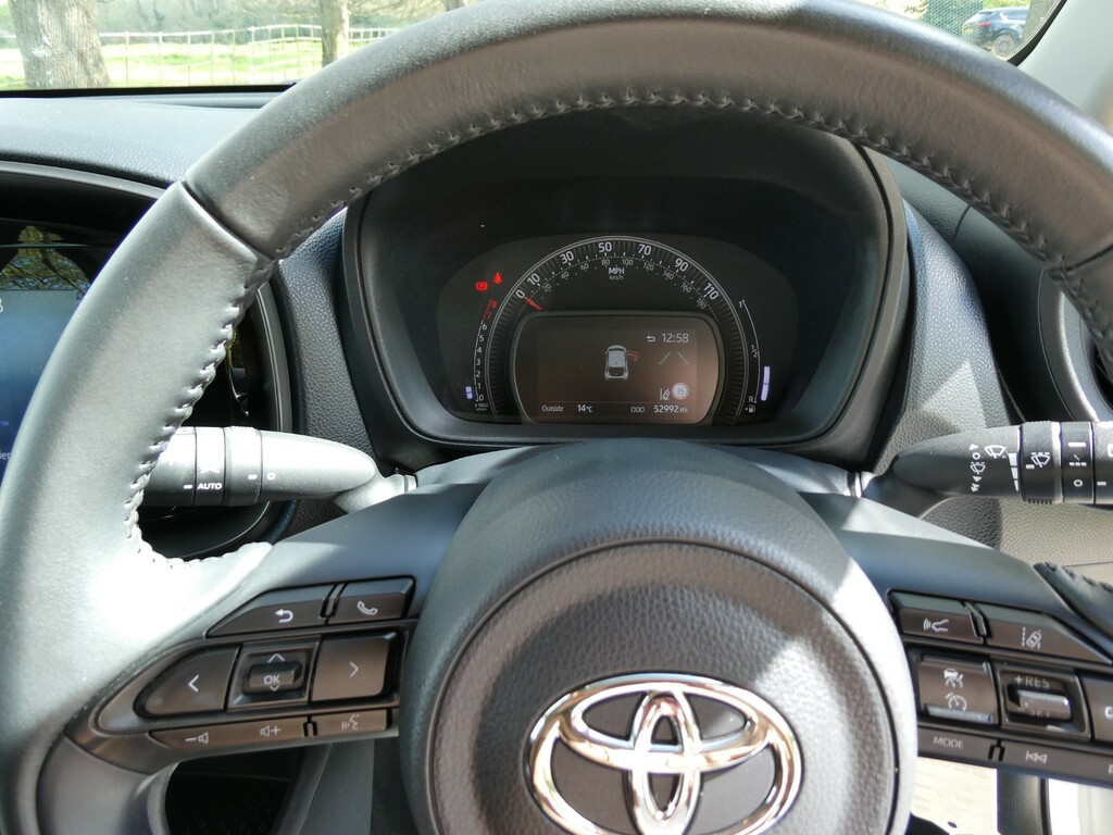 Toyota Aygo 1.0 Vvt-i Pure Hatchback Euro 6 BK23MXJ White #4