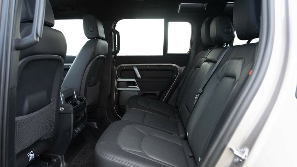 Land Rover Defender 110 3.0 D300 X-dynamic Se 110 YV23XBE Brown #4