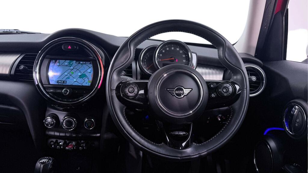 Mini Hatch 1.5 Cooper Exclusive II Nav Pack YN19ESP Red #5