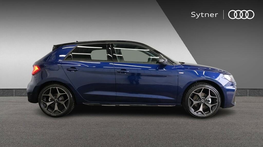 Audi A1 35 Tfsi Black Edition S Tronic YK26HJF Blue #4