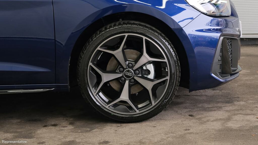 Audi A1 25 Tfsi Black Edition S Tronic YH26FZE Blue #5