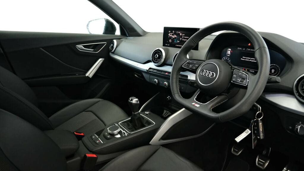 Audi Q2 35 Tfsi Black Edition Cs Black #6