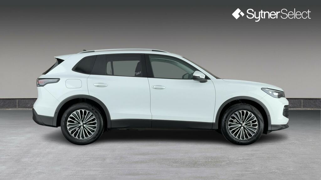 Volkswagen Tiguan 1.5 Etsi 150 Match Dsg VU74FYH White #3