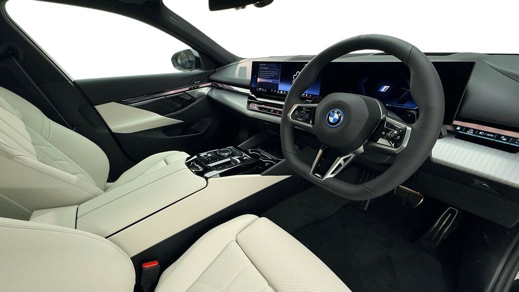 BMW 5 Series 550E Xdrive M Sport Pro Tech Plus YP26WCJ Black #6
