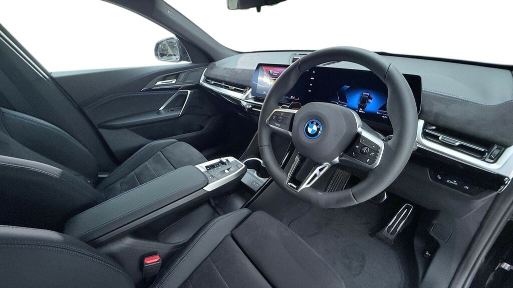BMW iX2 230Kw Xdrive30 M Sport 65Kwh YP26XYY Black #6