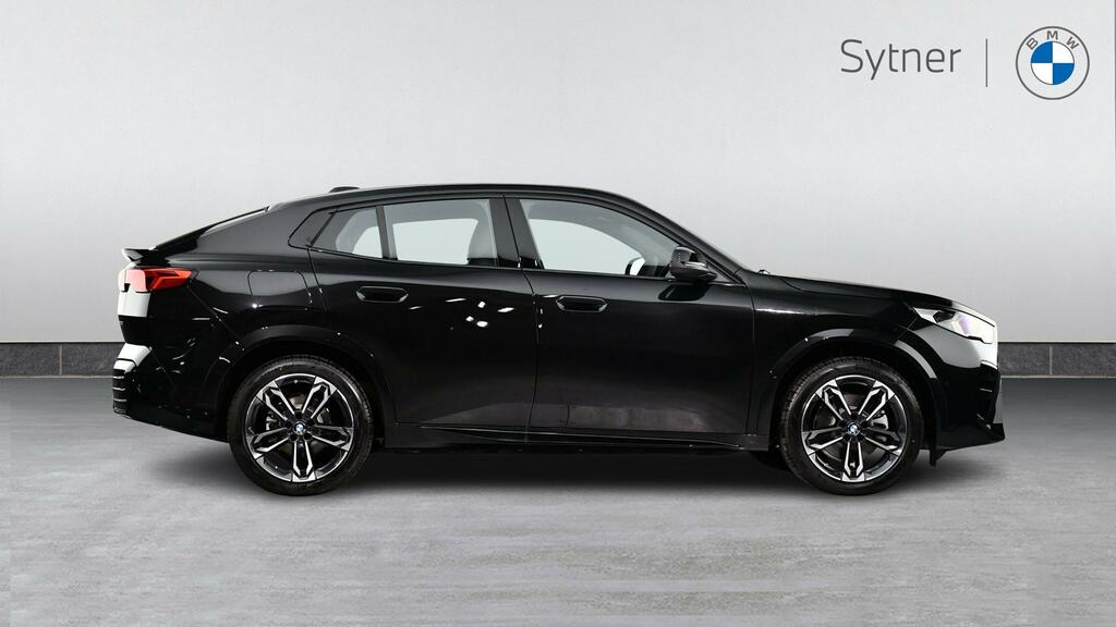 BMW iX2 230Kw Xdrive30 M Sport 65Kwh YP26XYY Black #3