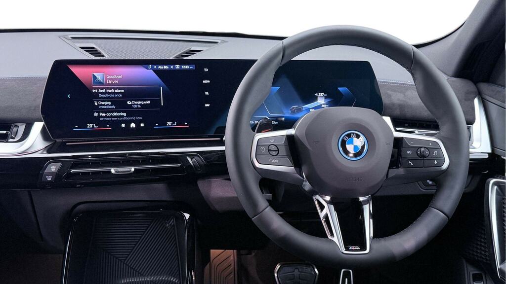 BMW iX2 230Kw Xdrive30 M Sport 65Kwh YP26XYY Black #5
