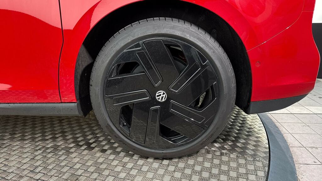 Volkswagen ID.Buzz 250Kw Gtx Pro 86Kwh 4Motion Lwb 7 Seat CX26WDP Red #5