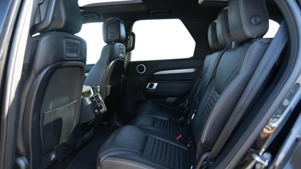 Land Rover Discovery 3.0 D300 R-dynamic Se YF21RKX Black #4