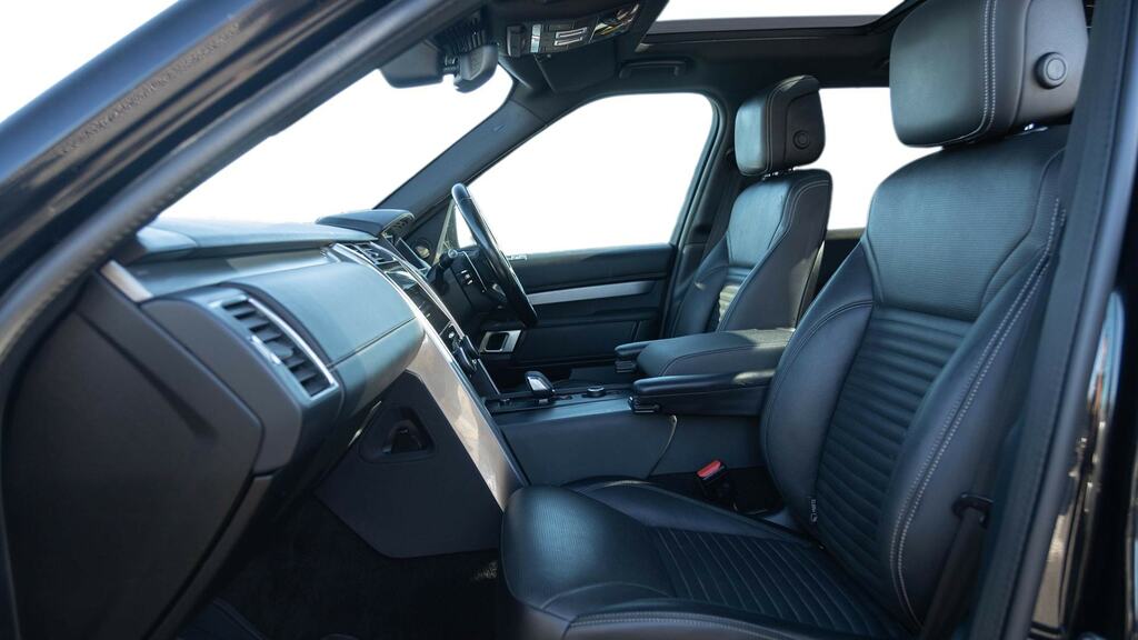 Land Rover Discovery 3.0 D300 R-dynamic Se YF21RKX Black #3