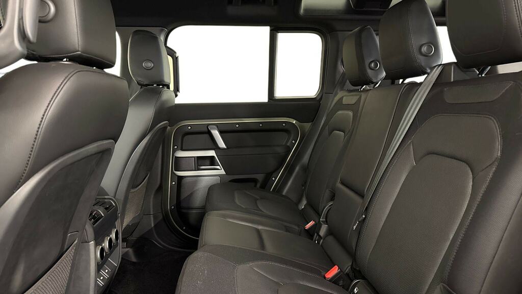 Land Rover Defender 110 3.0 D300 X-dynamic Se 110 7 Seat Green #4