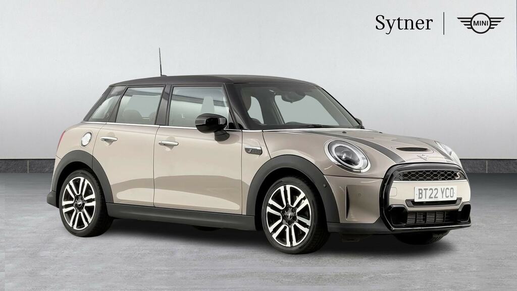 Mini Hatch 2.0 Cooper S Exclusive Comfortnav Pack Grey