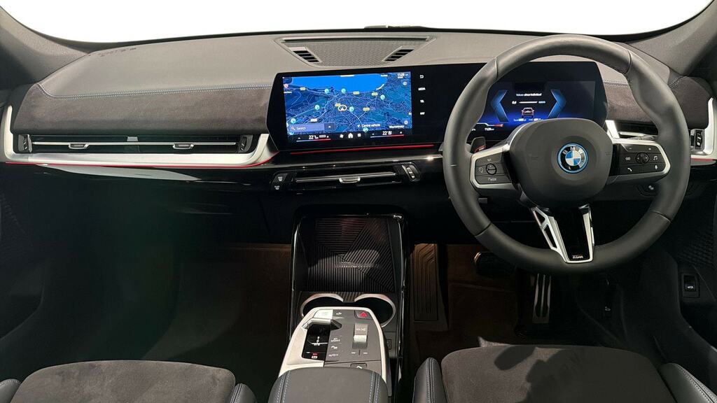 BMW iX1 150Kw Edrive20 Shadow Edition 65Kwh CV26LCT Black #4