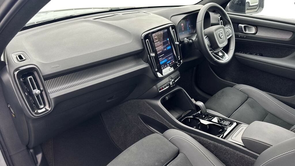 Volvo XC40 2.0 B4p Plus Dark RF25GZN Grey #4