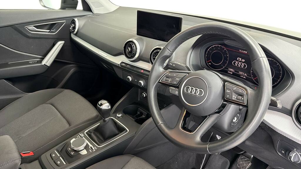 Audi Q2 35 Tfsi Sport Black #6
