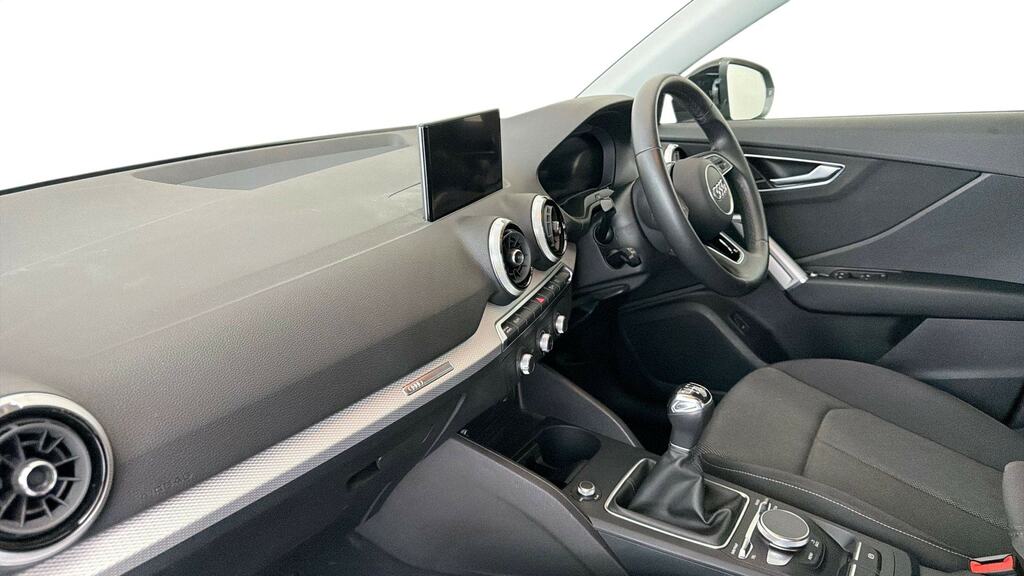 Audi Q2 35 Tfsi Sport Black #2