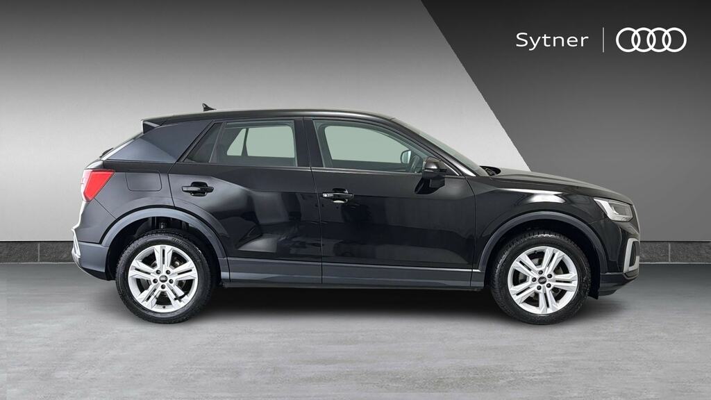 Audi Q2 35 Tfsi Sport Black #4