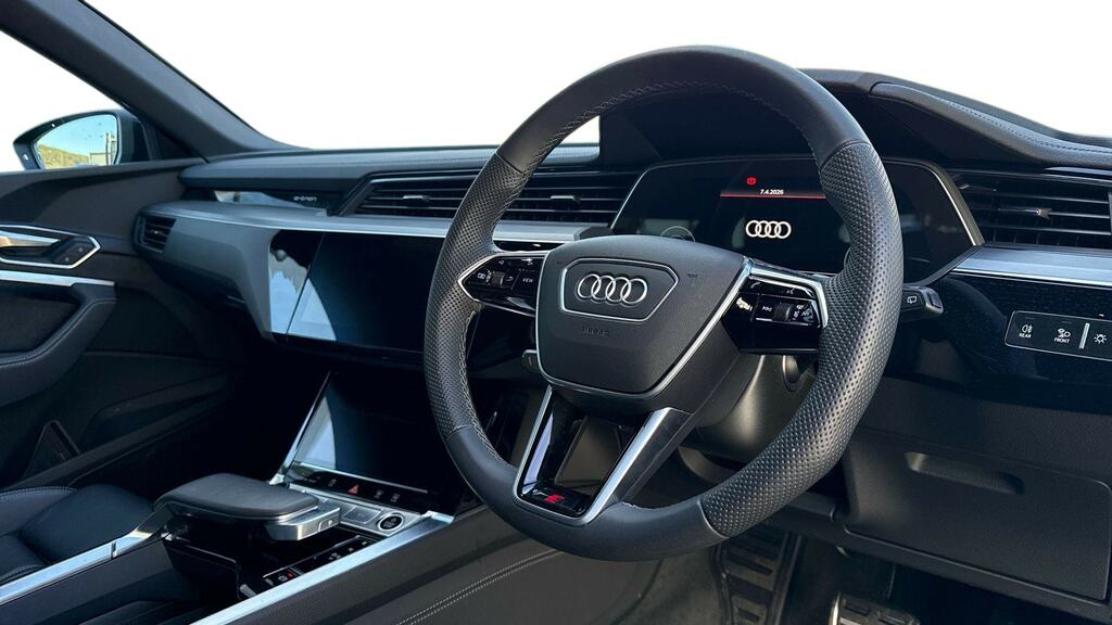 Audi Q8 e tron 300Kw 55 Quattro 114Kwh S Line MK24DJJ Black #6