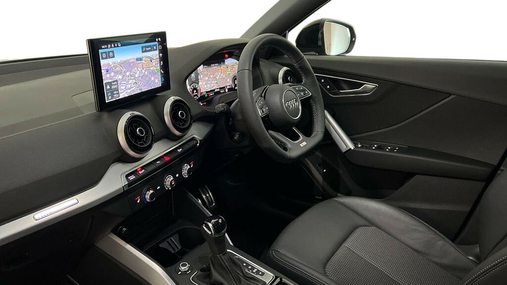Audi Q2 35 Tfsi Black Edition S Tronic Tech FJ26ZFC Blue #2