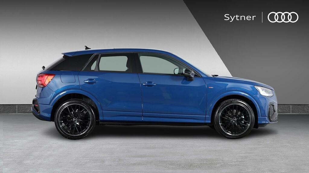 Audi Q2 35 Tfsi Black Edition S Tronic Tech FJ26ZFC Blue #4