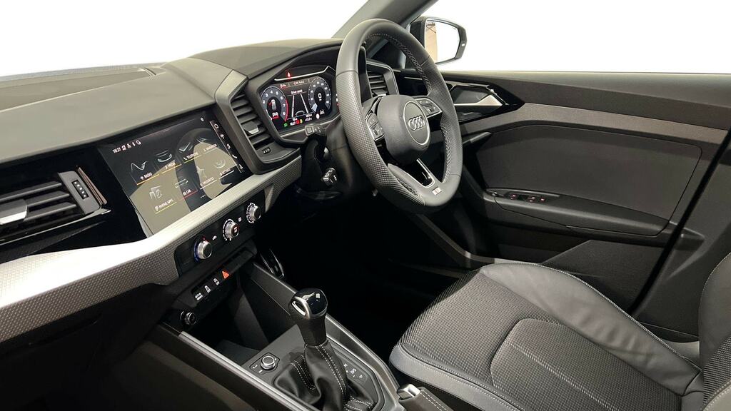 Audi A1 35 Tfsi S Line S Tronic FL26RYB Black #2