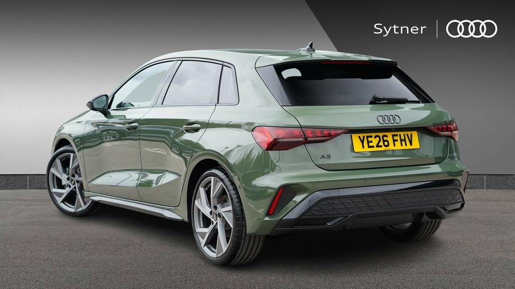 Audi A3 2.0 Tdi 150 Black Edition S Tronic Tech Pack Green #3