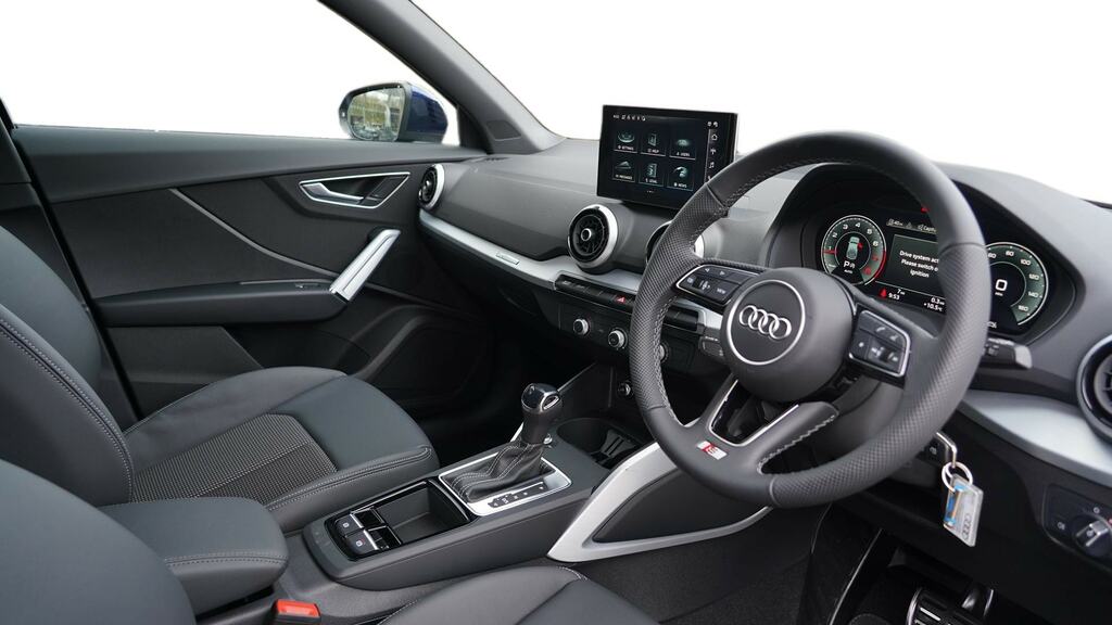 Audi Q2 35 Tfsi S Line S Tronic YC26LYH Blue #6