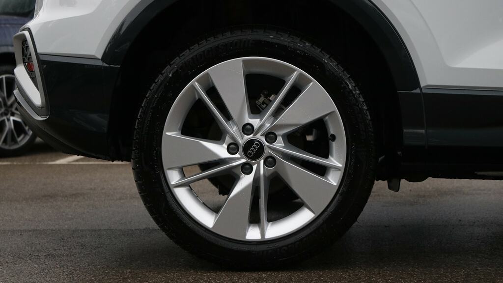 Audi Q2 35 Tfsi S Line YH26WZG White #5