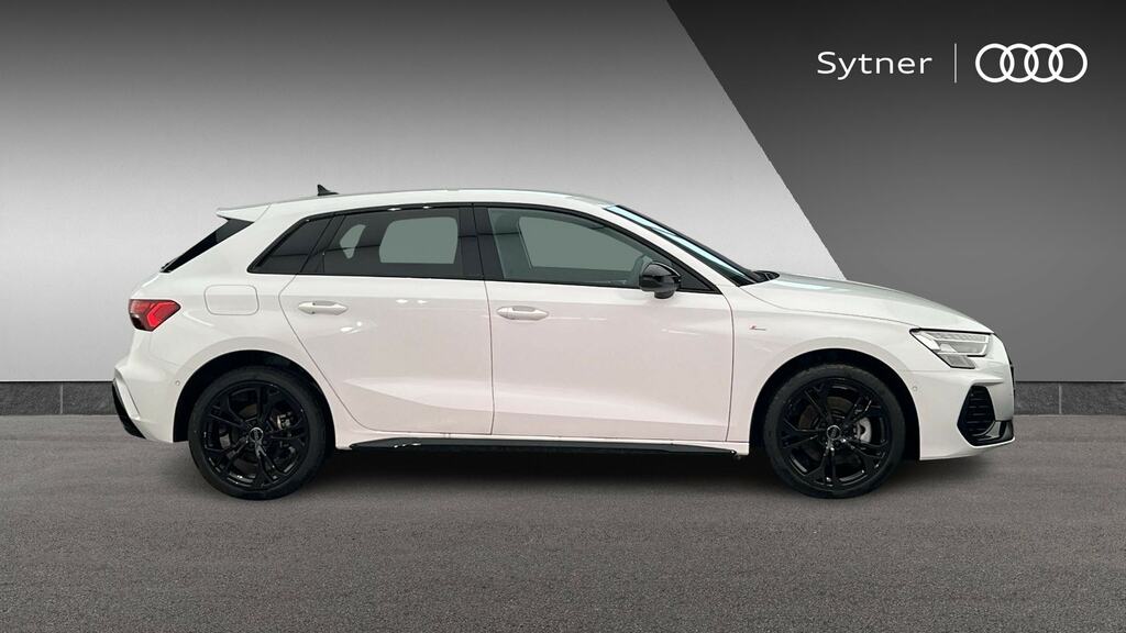 Audi A3 1.5 Tfsi E 204 Black Edition S Tronic FN26AOU White #4
