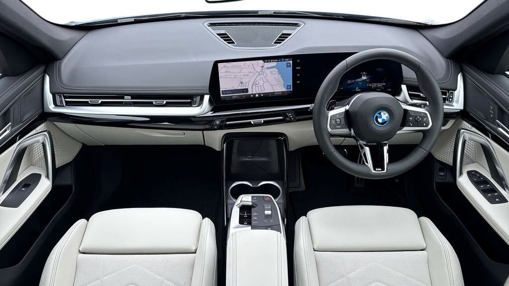 BMW iX1 150Kw Edrive20 Shadow Edition 65Kwh CK26URM Green #4
