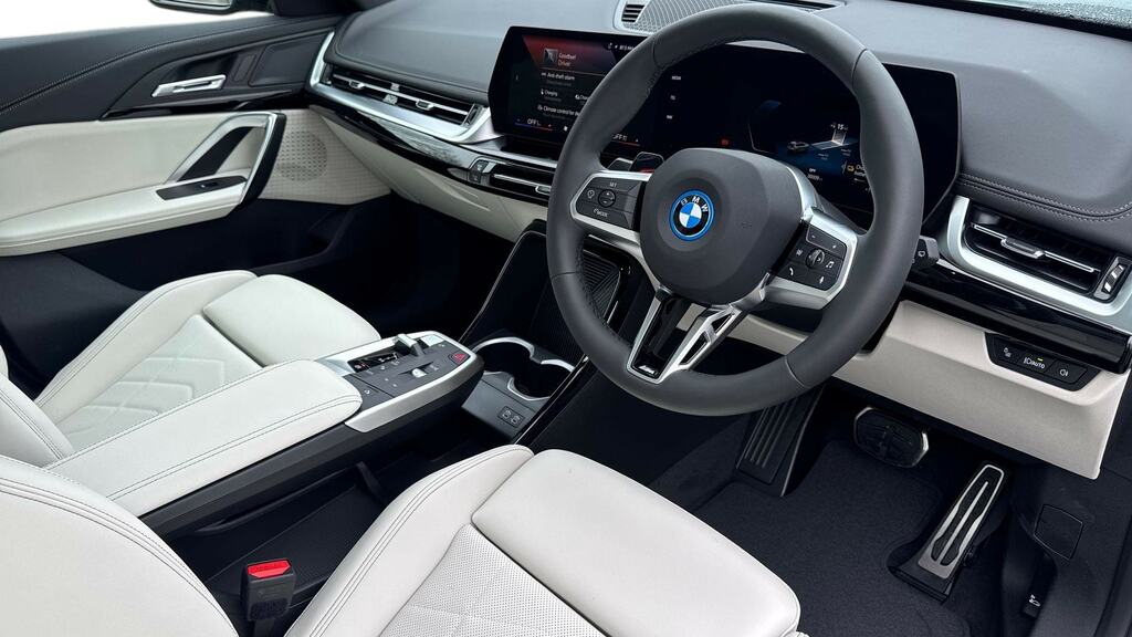 BMW iX1 150Kw Edrive20 Shadow Edition 65Kwh CK26URM Green #6