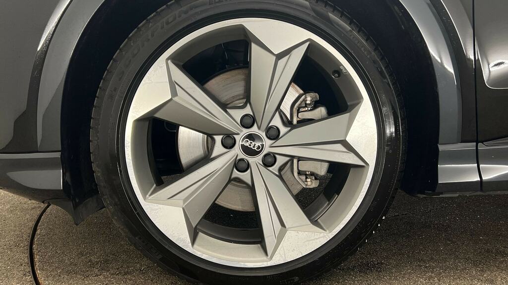 Audi Q4 E Tron 150Kw 40 63Kwh Black Edition RA75GGZ Black #5