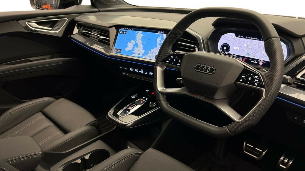 Audi Q4 E Tron 150Kw 40 63Kwh Black Edition RA75GGZ Black #6