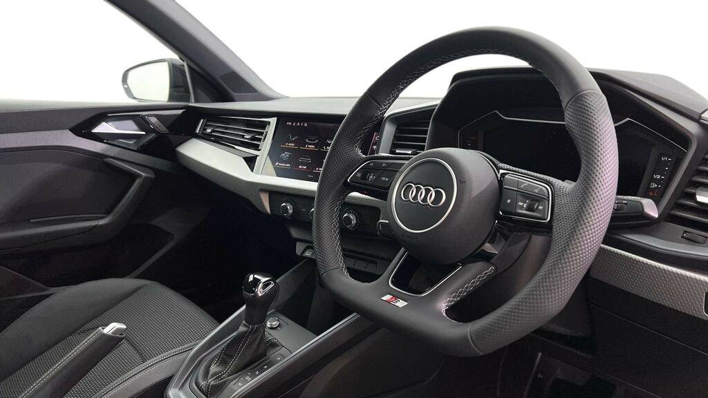 Audi A1 35 Tfsi Black Edition S Tronic FG26GSV White #6