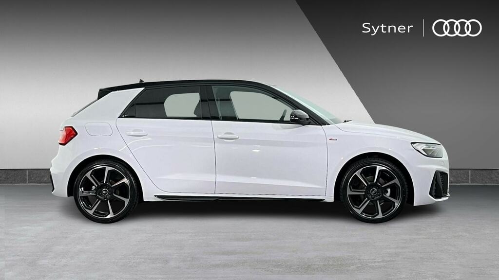 Audi A1 35 Tfsi Black Edition S Tronic FG26GSV White #4