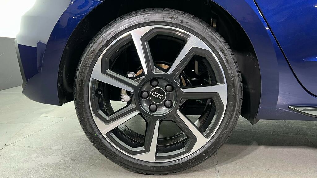 Audi A1 30 Tfsi Black Edition S Tronic FP26HZV Blue #5