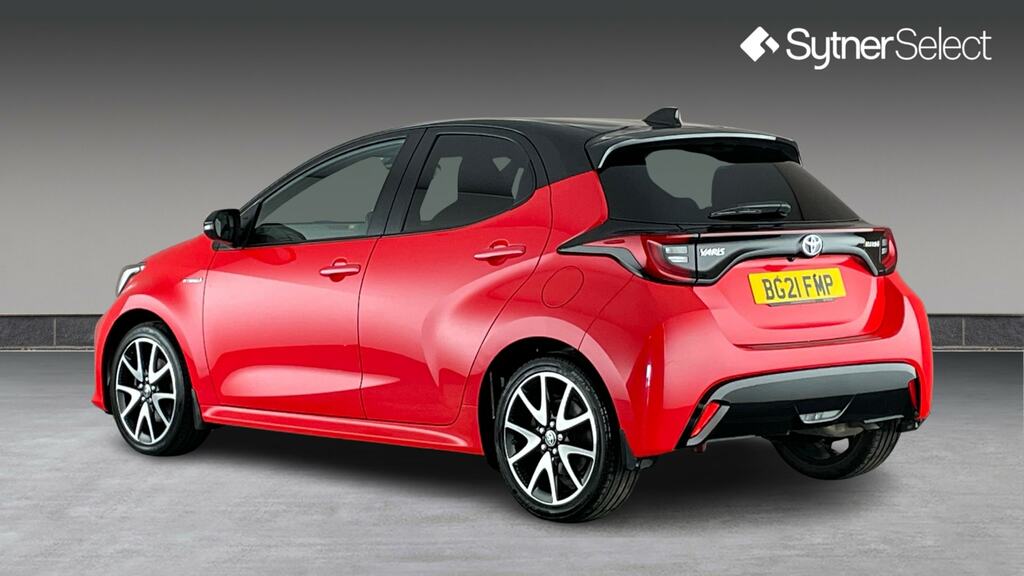 Toyota Yaris 1.5 Hybrid Launch Edition Cvt BG21FMP Red #2
