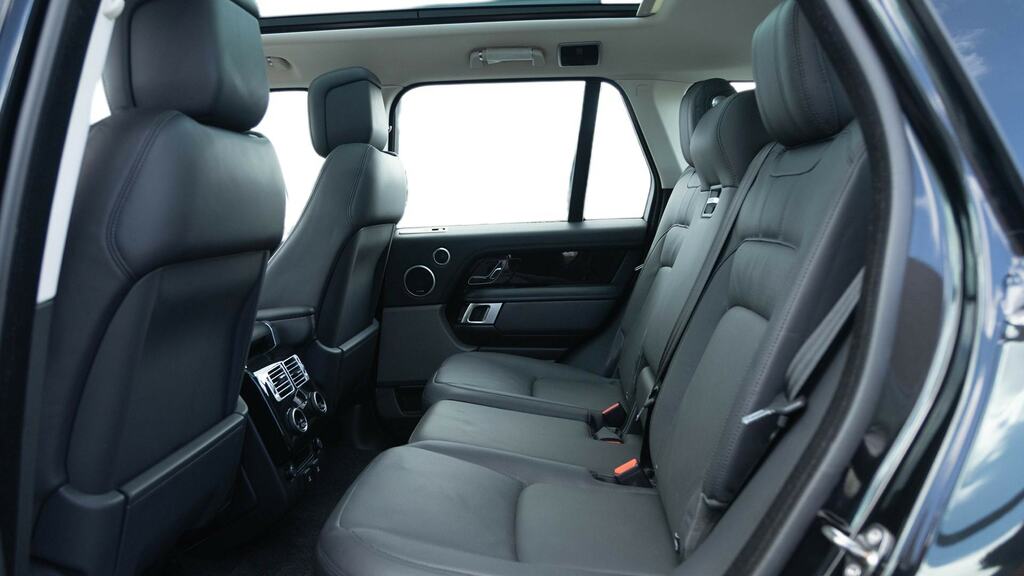 Land Rover Range Rover 3.0 D300 Vogue Black #4