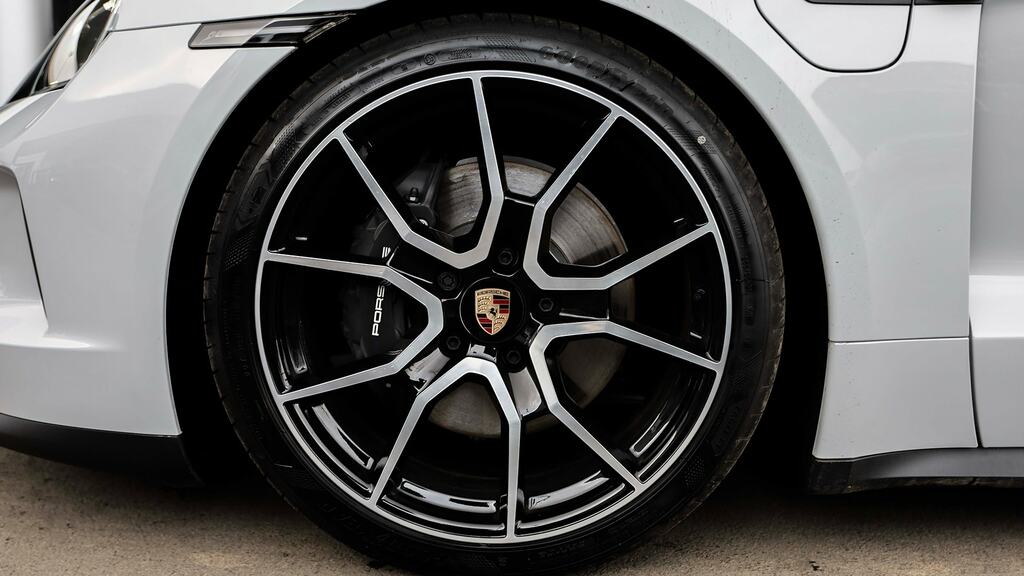 Porsche Taycan 320Kw 105Kwh Rwd 5 Seat SN75UKG Grey #4