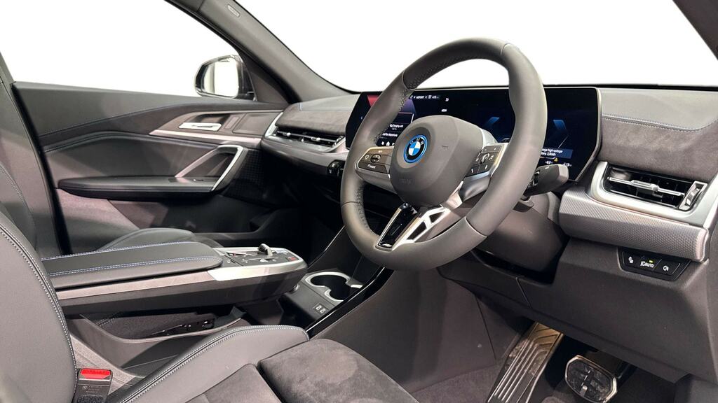 BMW iX2 150Kw Edrive20 Shadow Edition 65Kwh EA26VTJ Black #6