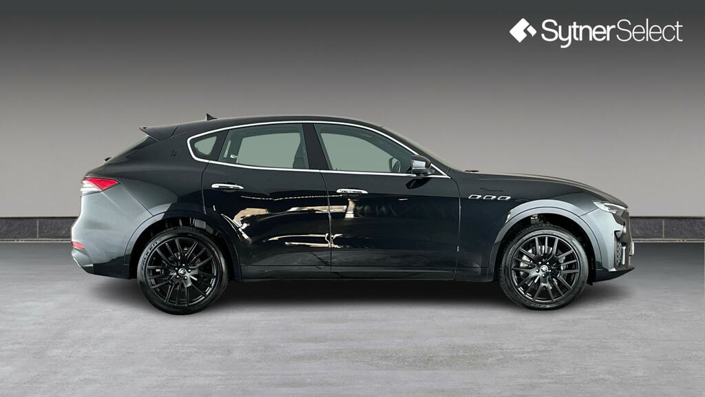 Maserati Levante V6 Modena YC23FSF Black #3