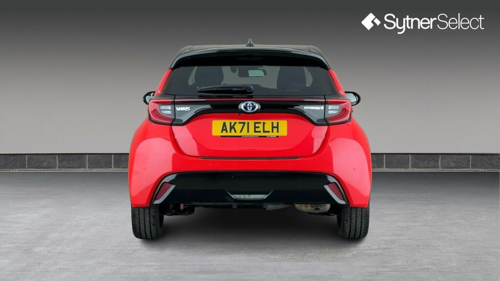 Toyota Yaris 1.5 Hybrid Launch Edition Cvt AK71ELH Red #5