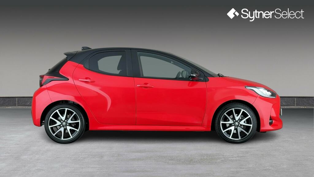 Toyota Yaris 1.5 Hybrid Launch Edition Cvt AK71ELH Red #3