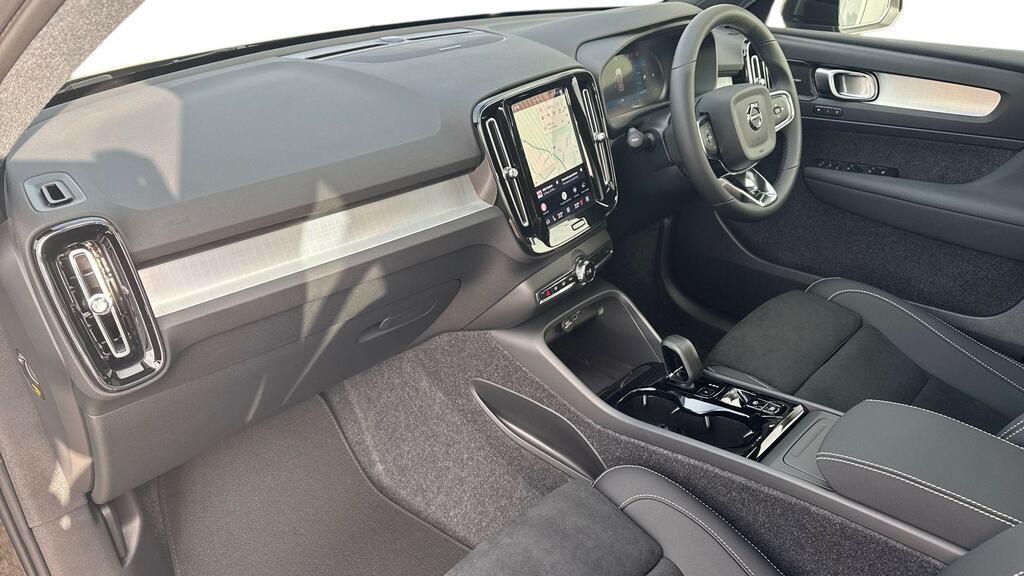 Volvo XC40 2.0 B4p Ultra Black Edition PE26YCP Black #4