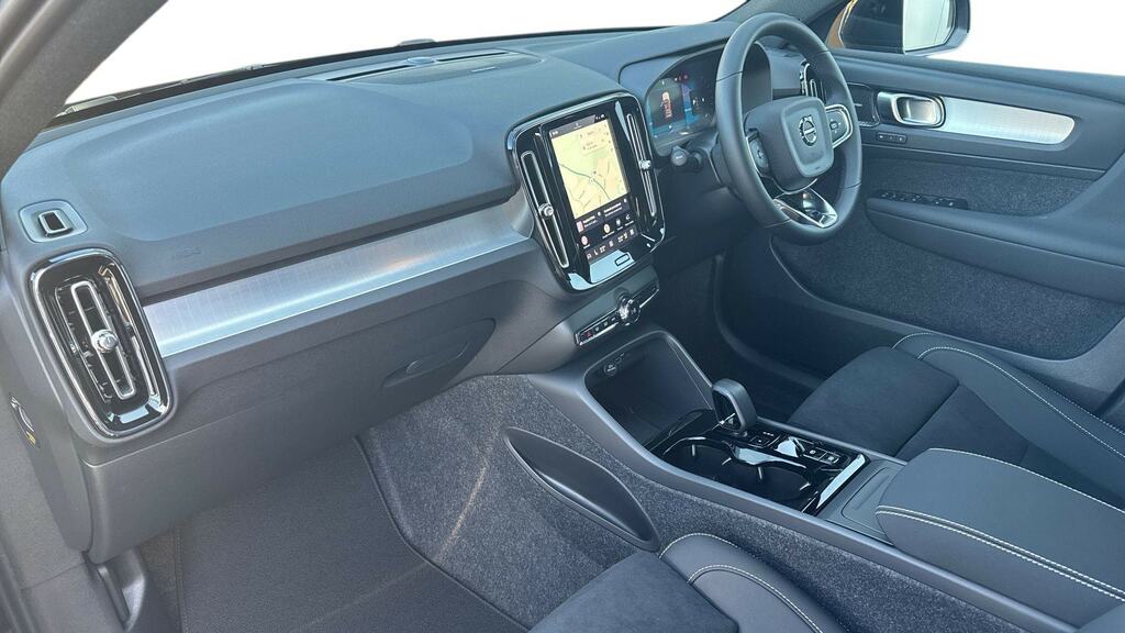Volvo XC40 2.0 B3p Ultra Black Edition PE26YCN Black #4