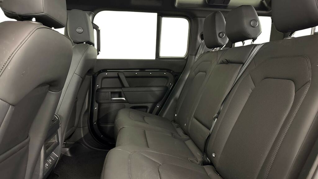 Land Rover Defender 110 3.0 D250 X-dynamic Se 110 CV75WCJ Black #4