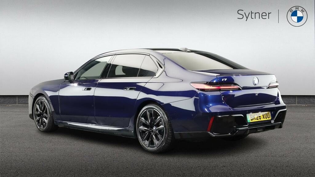 BMW i7 335Kw Edrive50 M Sport 105.7Kwh Exec Blue #2